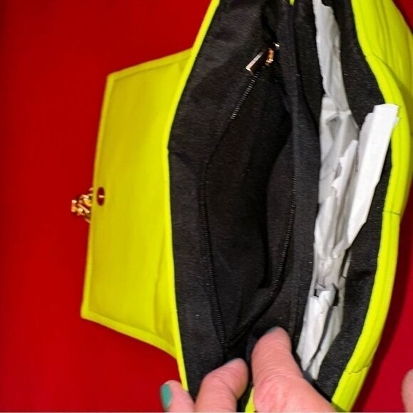 NWT FUTURE COLLECTIVE WITH GABRIELLA KAREFA-JOHNSON
Crossbody Bag W/ Gold Chain - Picture 6 of 11